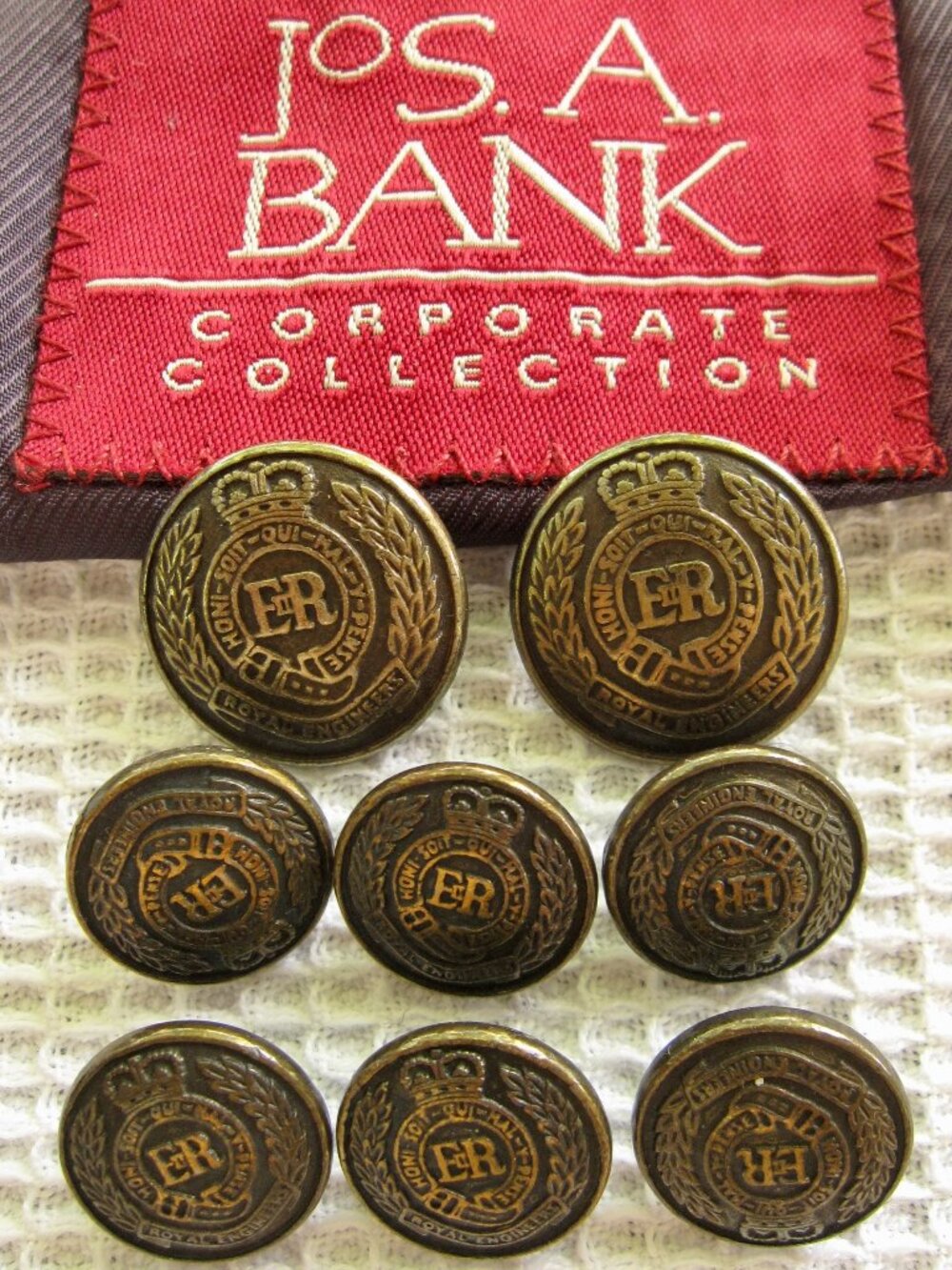 Jos A Bank Replacement 8 Button Set ER II Royal Engineer Crest Crown Laurels